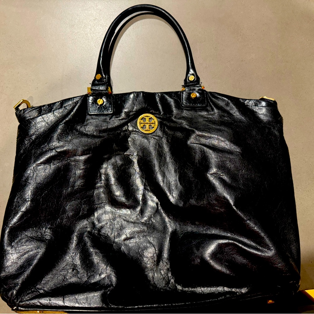 Shiny/soft leather tote